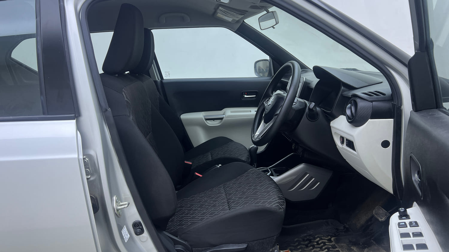 Used 2024 Maruti Suzuki Ignis Alpha 1.2 AMT Petrol Automatic interior RIGHT SIDE FRONT DOOR CABIN VIEW