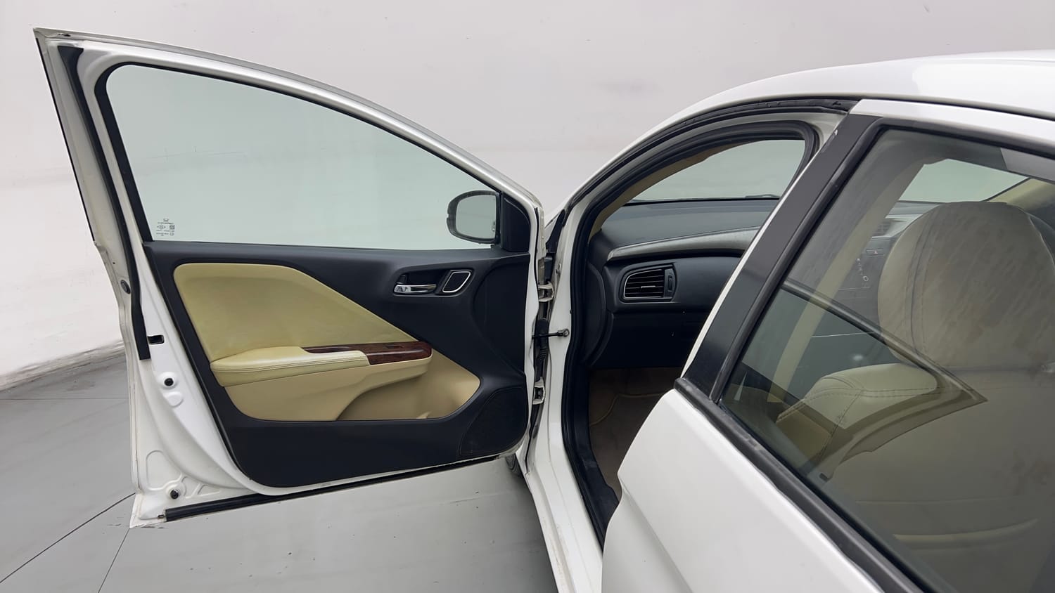 Used 2017 Honda City V CVT Petrol Petrol Automatic interior LEFT FRONT DOOR OPEN VIEW