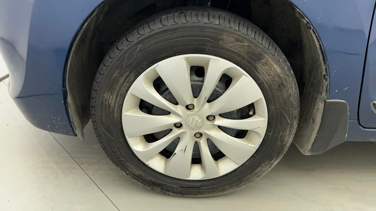 Used 2018 Maruti Suzuki Baleno Delta 1.2 Petrol Manual tyres LEFT FRONT TYRE RIM VIEW