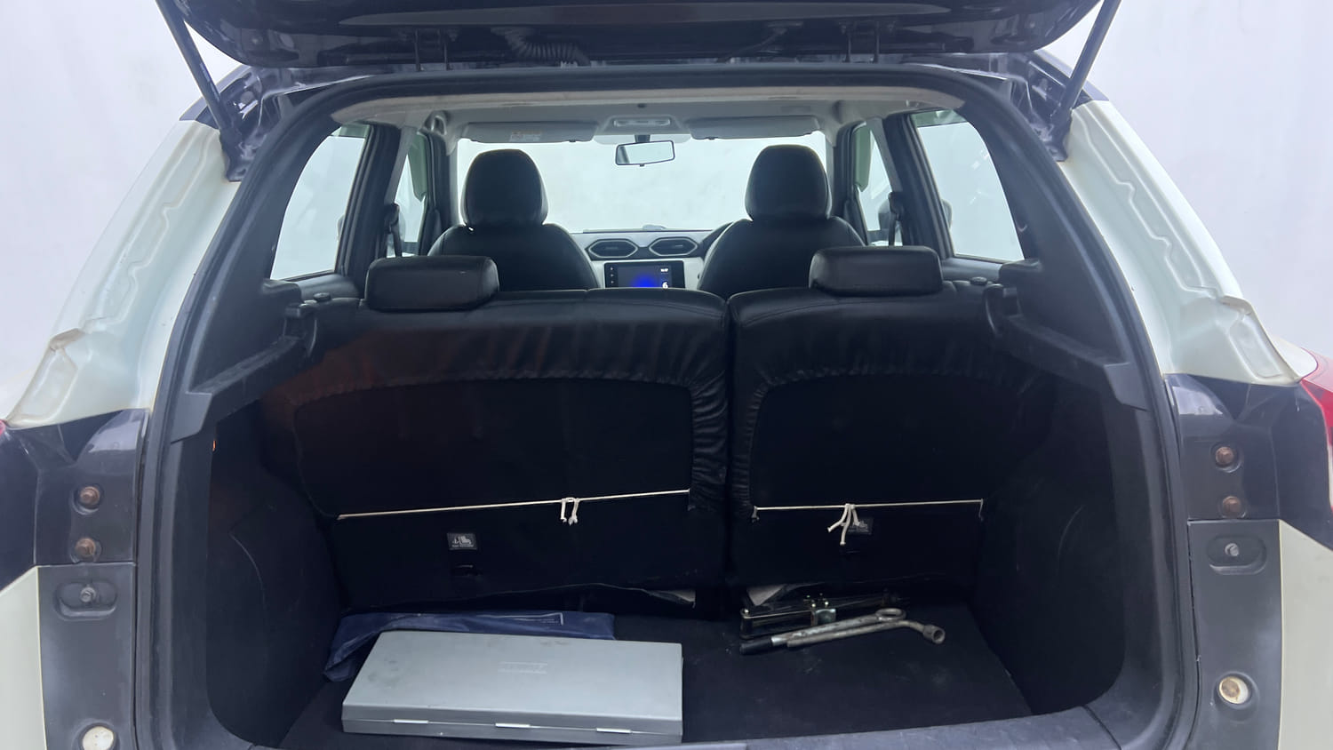 Used 2022 Nissan Magnite XV Turbo Petrol Manual interior DICKY INSIDE VIEW