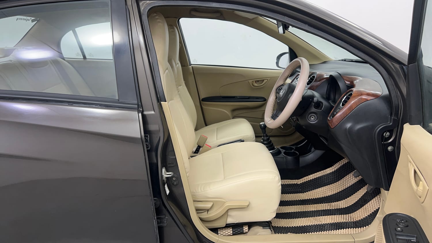 Used 2015 Honda Amaze 1.2 S i-VTEC Petrol Manual interior RIGHT SIDE FRONT DOOR CABIN VIEW