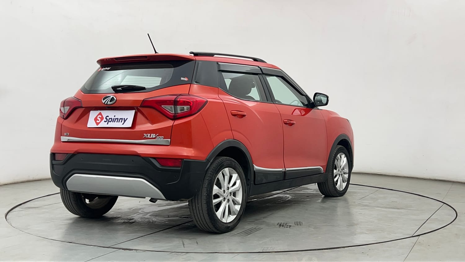 Used 2019 Mahindra XUV 300 1.5 W8 Diesel Manual exterior RIGHT REAR CORNER VIEW