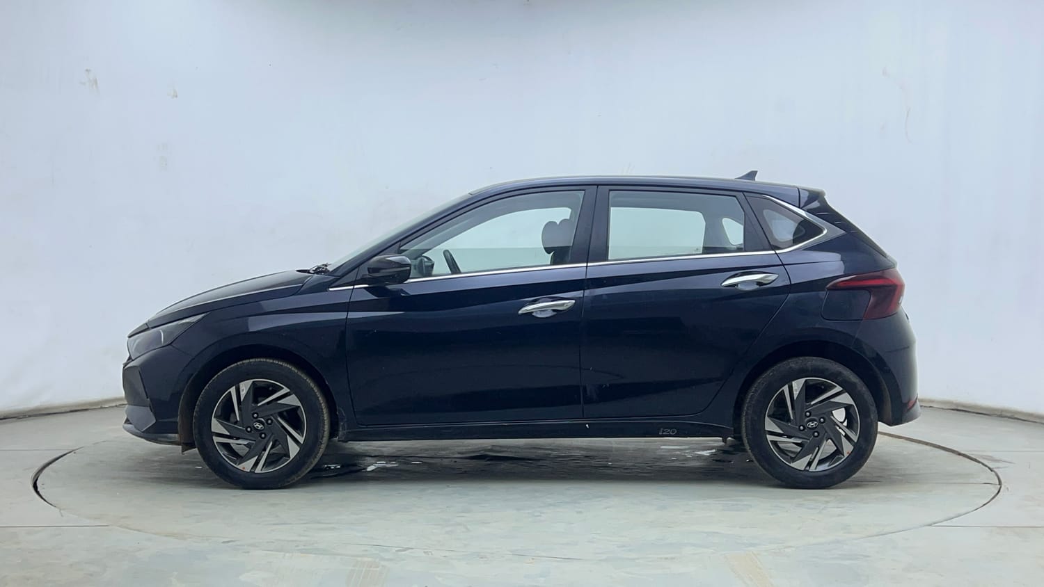 Used 2023 Hyundai i20 Asta (O) 1.2 MT Petrol Manual exterior LEFT SIDE VIEW