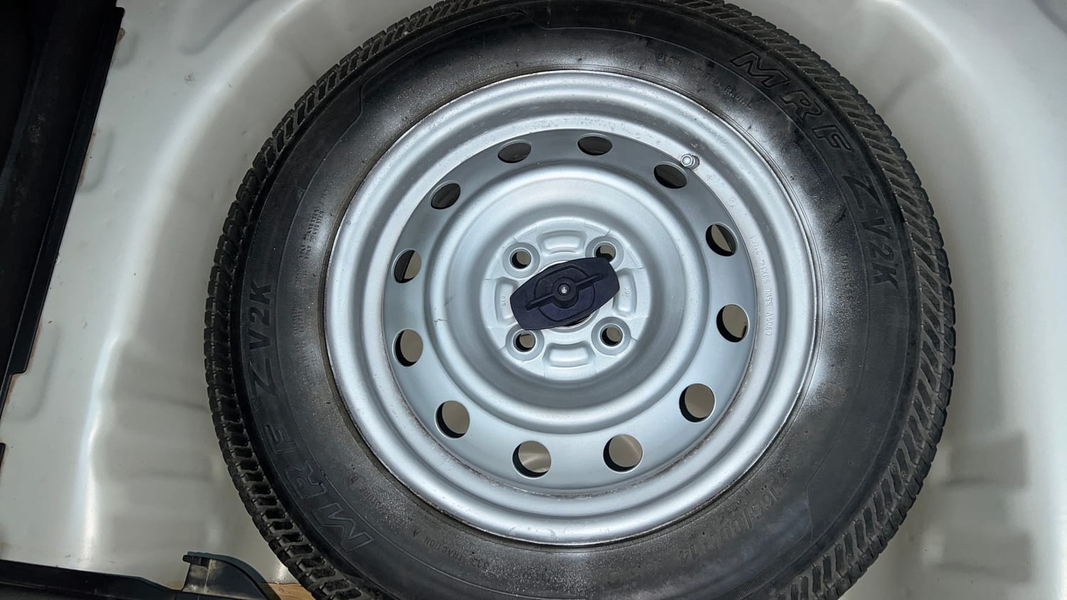 Used 2021 Maruti Suzuki Swift VXi AMT Petrol Automatic tyres SPARE TYRE VIEW