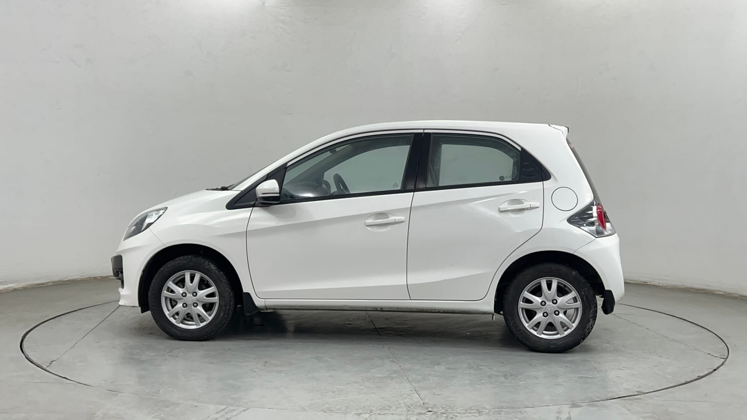 Used 2016 Honda Brio VX MT Petrol Manual exterior LEFT SIDE VIEW