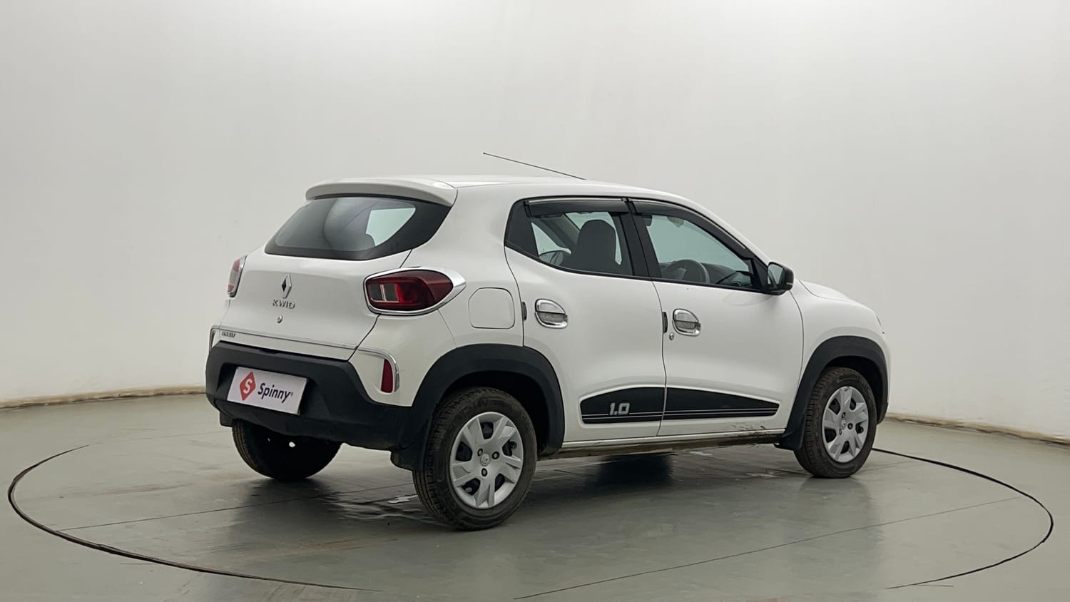 Used 2024 Renault Kwid RXT 1.0L Petrol Manual exterior RIGHT REAR CORNER VIEW