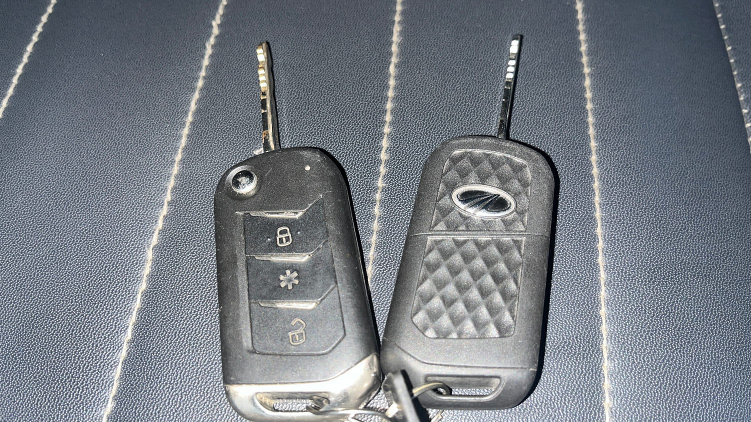 Used 2022 mahindra Thar LX Hard Top Diesel MT 4WD Diesel Manual extra CAR KEY VIEW