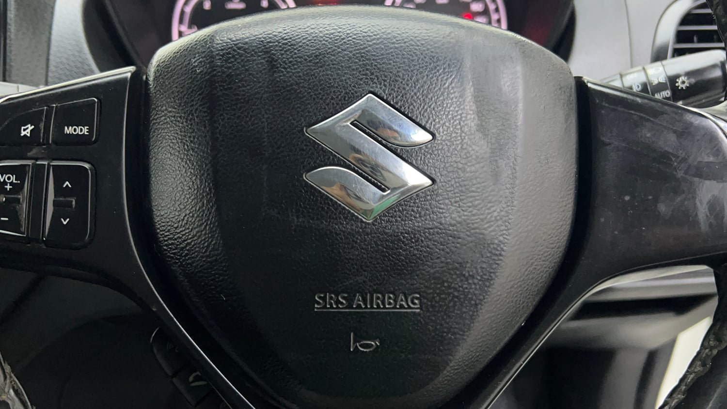 Used 2018 maruti-suzuki Vitara Brezza ZDi Plus AGS Diesel Automatic top_features Airbags