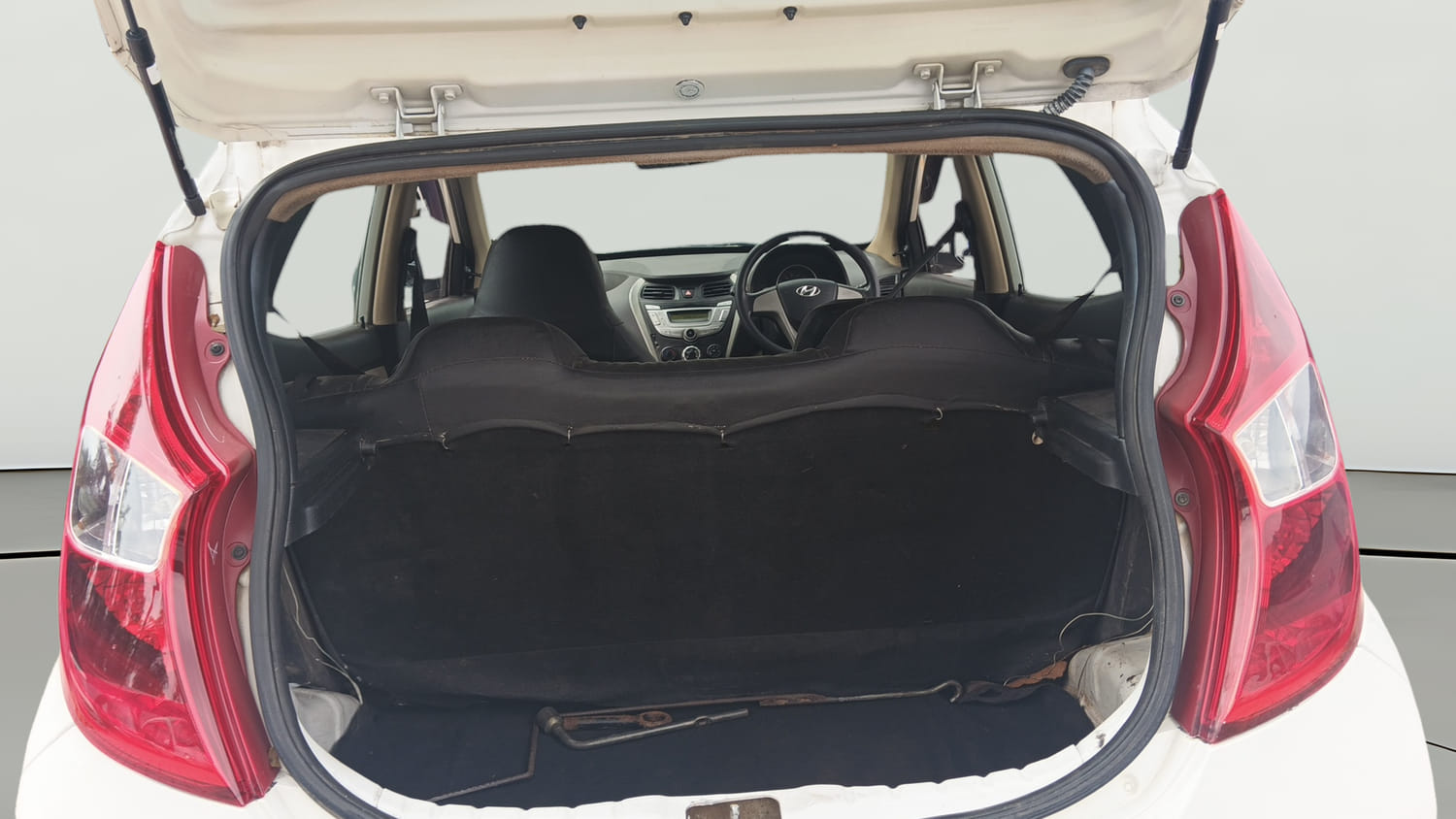 Used 2017 Hyundai Eon Sportz Petrol Manual interior DICKY INSIDE VIEW