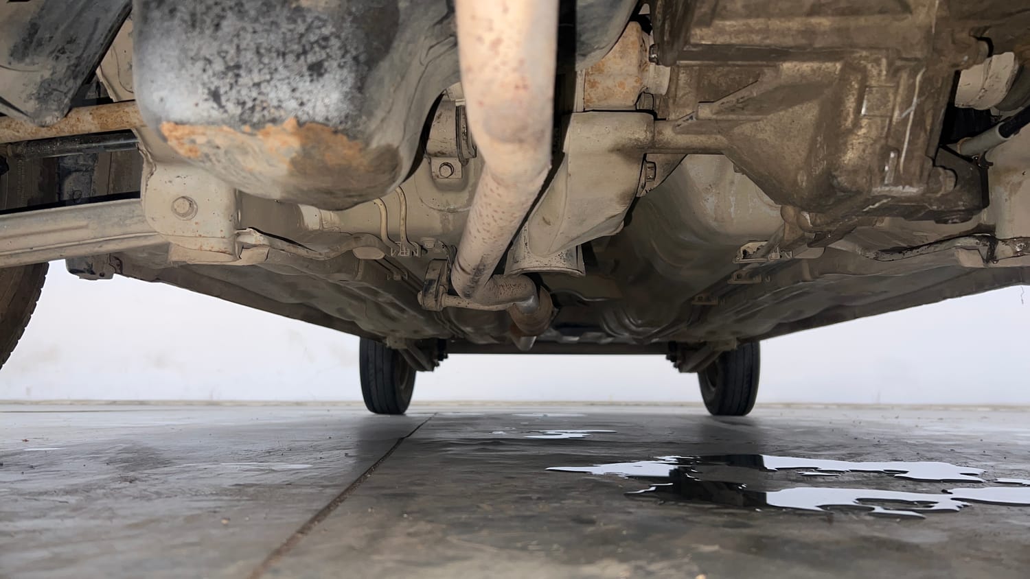 Used 2015 Maruti Suzuki Alto 800 Lxi Petrol Manual extra FRONT LEFT UNDERBODY VIEW