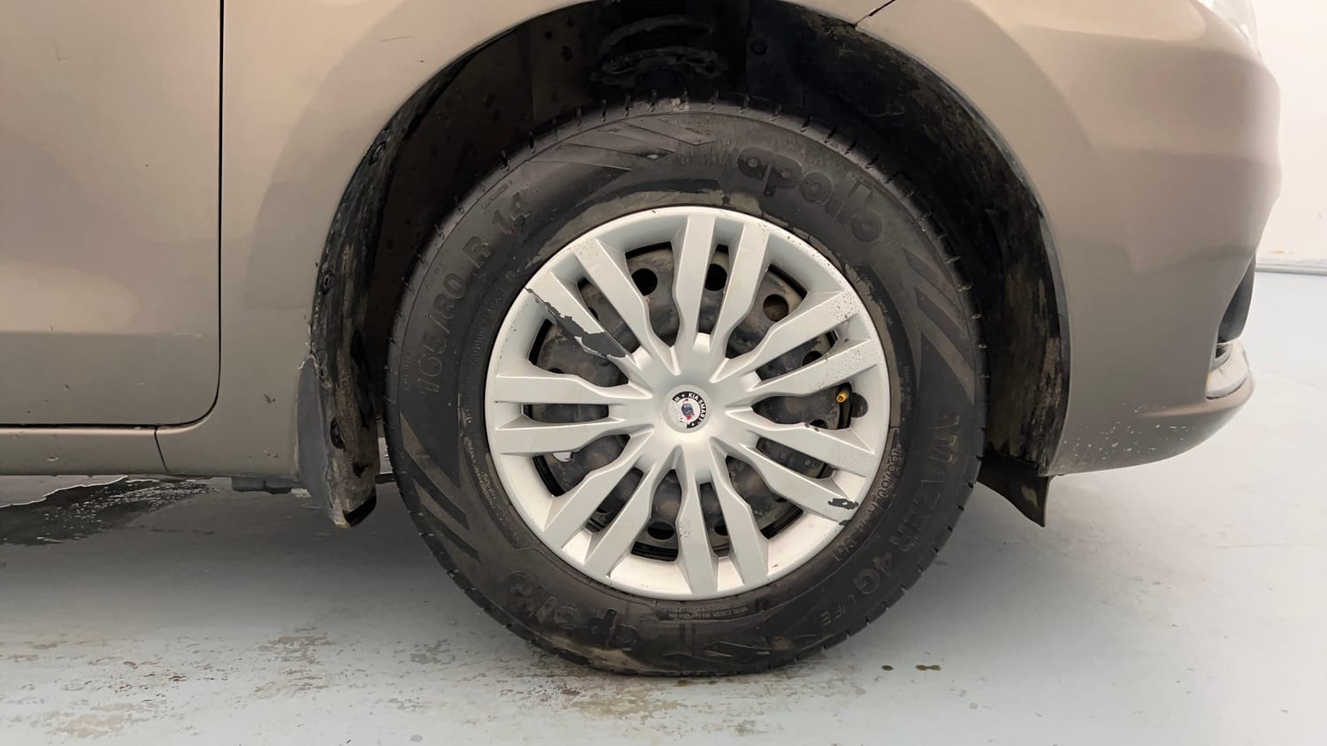 Used 2020 Maruti Suzuki Dzire VXi Petrol Manual tyres RIGHT FRONT TYRE RIM VIEW