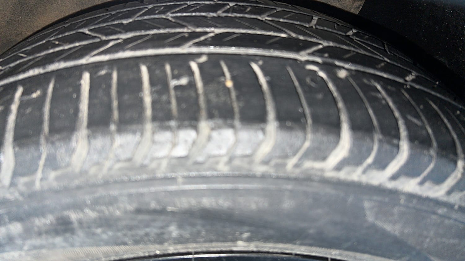 Used 2023 Hyundai Verna SX 1.5 Turbo Petrol MT Petrol Manual tyres RIGHT FRONT TYRE TREAD VIEW