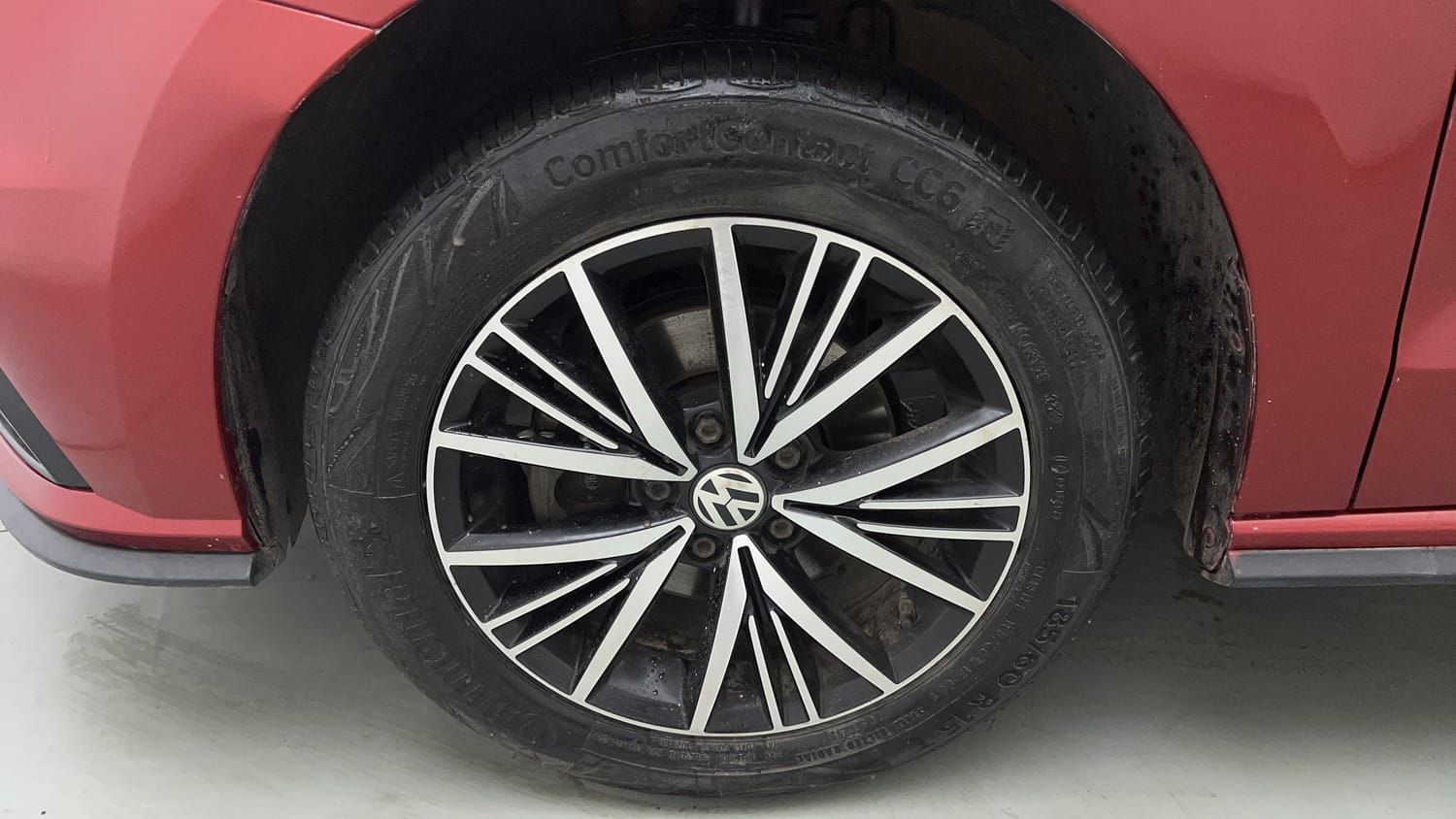Used 2019 Volkswagen Vento Highline 1.2 (P) AT Petrol Automatic tyres LEFT FRONT TYRE RIM VIEW