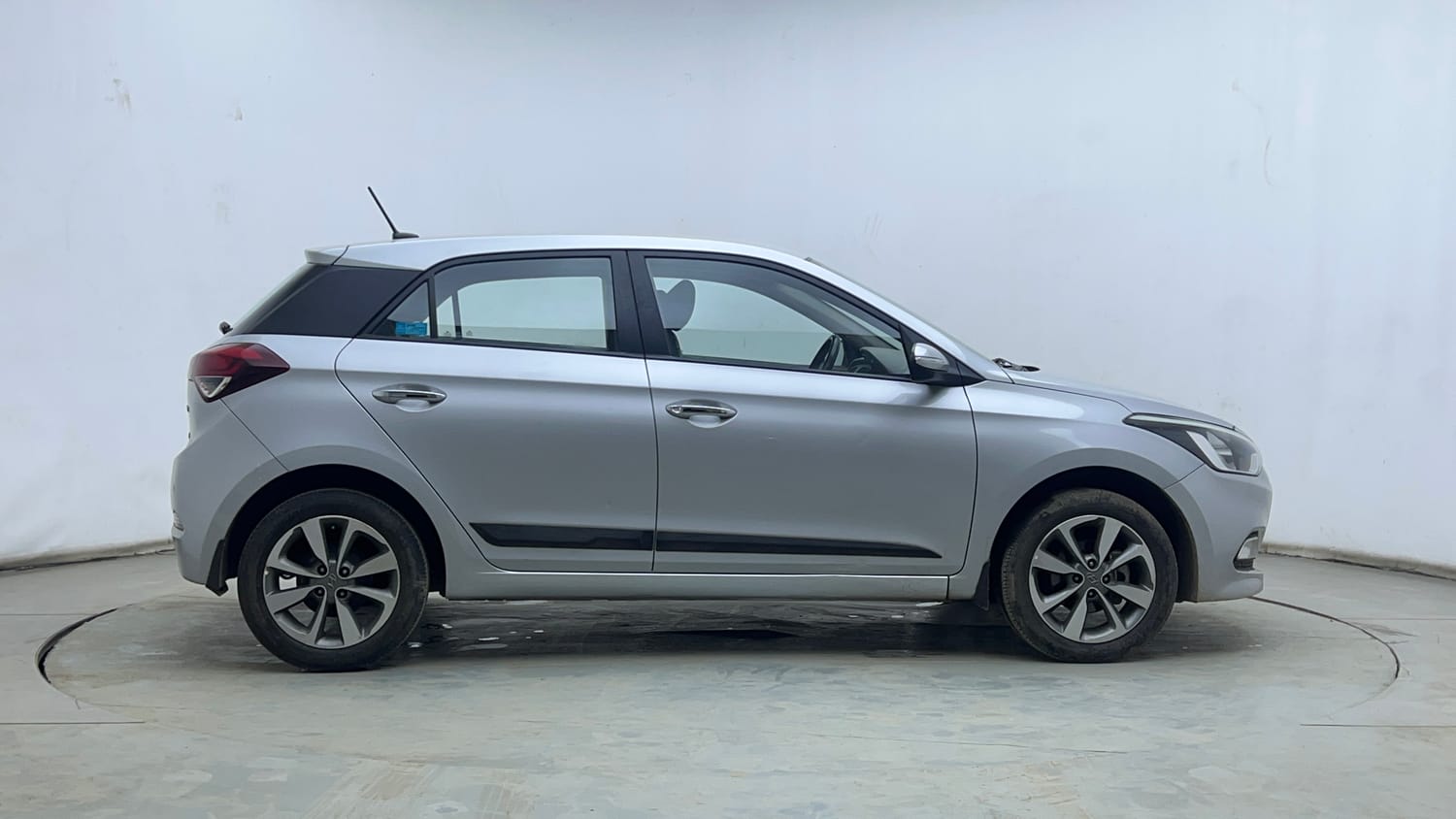 Used 2015 Hyundai Elite i20 Asta 1.2 Petrol Manual exterior RIGHT SIDE VIEW
