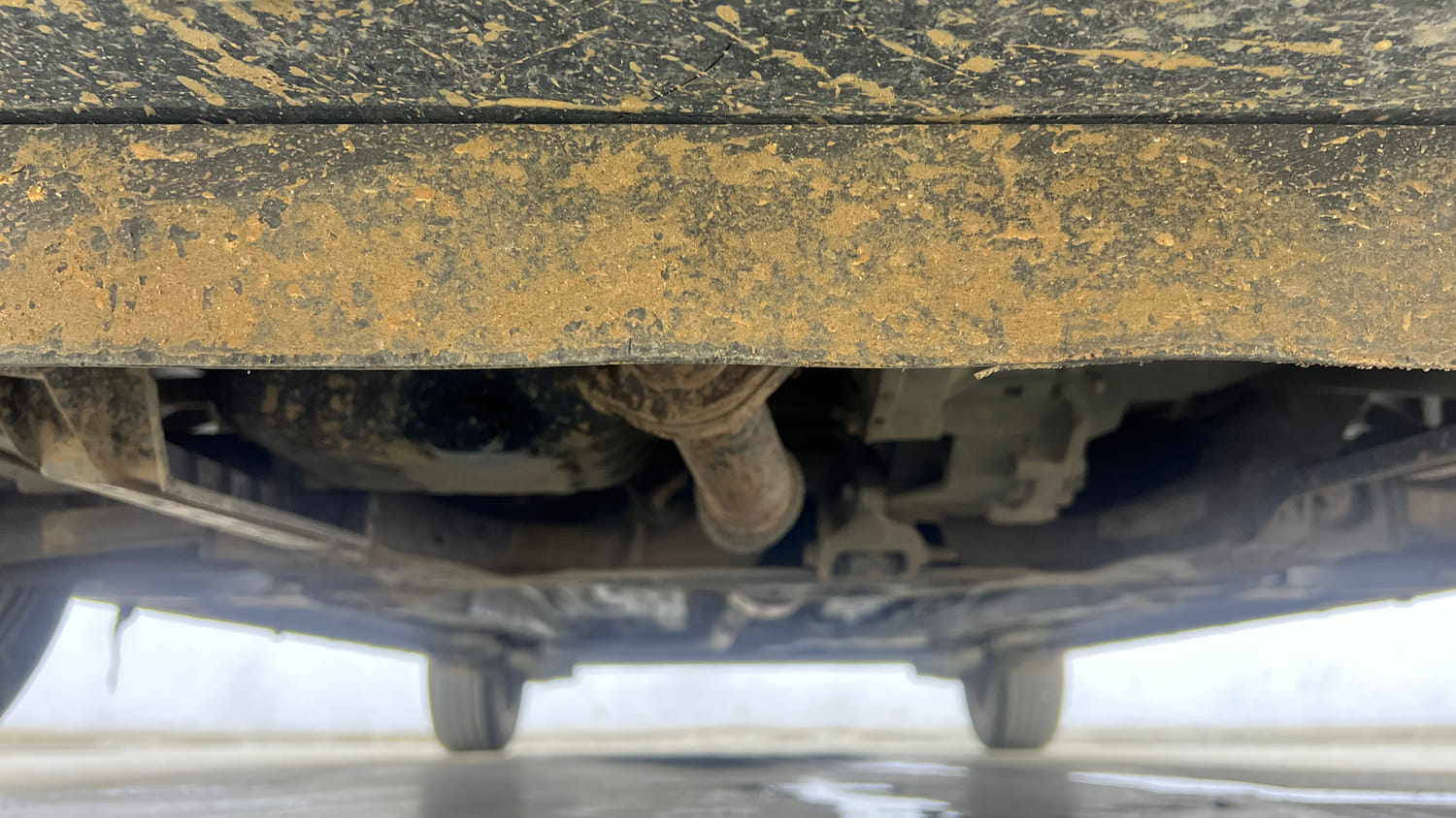 Used 2022 Tata Altroz XZ Plus Petrol Dark Edition Petrol Manual extra FRONT LEFT UNDERBODY VIEW