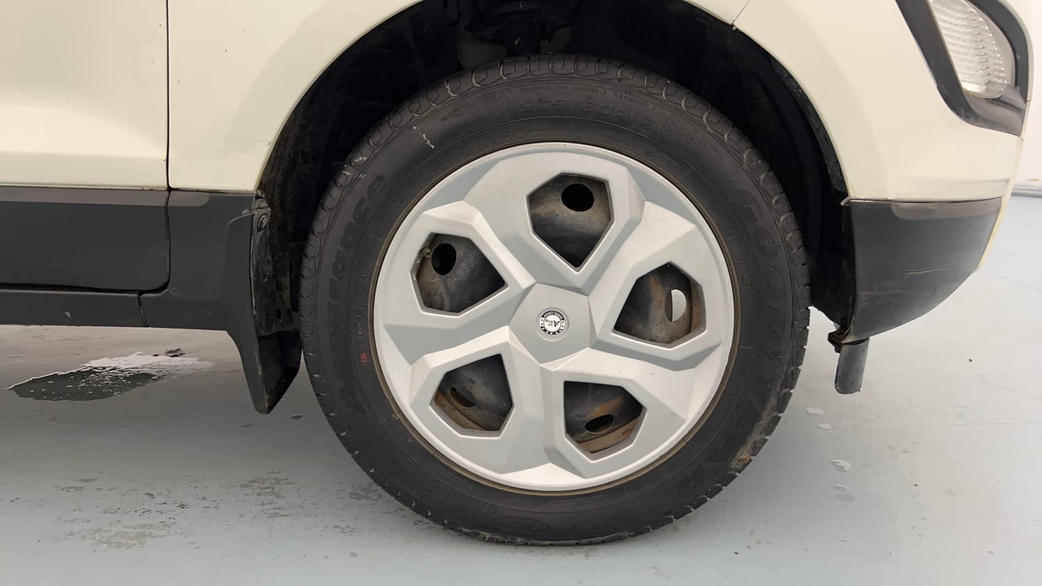 Used 2019 Ford EcoSport Trend 1.5L Ti-VCT Petrol Manual tyres RIGHT FRONT TYRE RIM VIEW