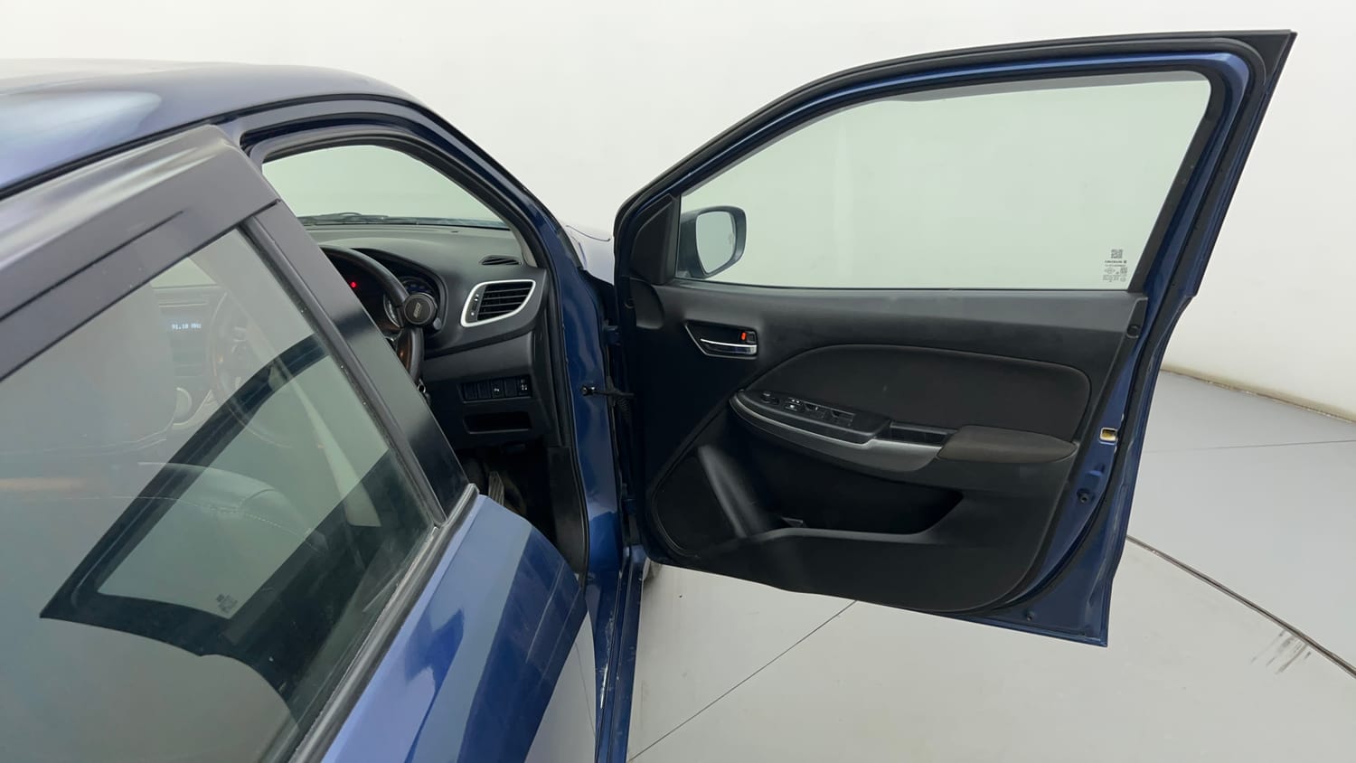 Used 2018 Maruti Suzuki Baleno Delta 1.2 Petrol Manual interior RIGHT FRONT DOOR OPEN VIEW
