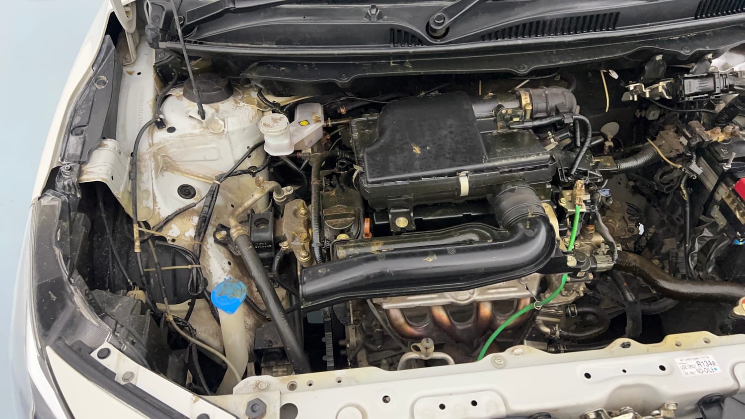 Used 2023 Maruti Suzuki Baleno Zeta MT Petrol Manual engine ENGINE RIGHT SIDE VIEW