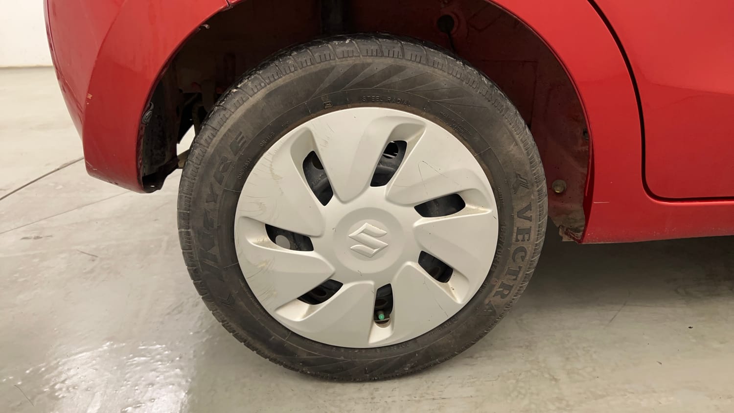 Used 2019 Maruti Suzuki Celerio ZXi (O) AMT Petrol Automatic tyres RIGHT REAR TYRE RIM VIEW