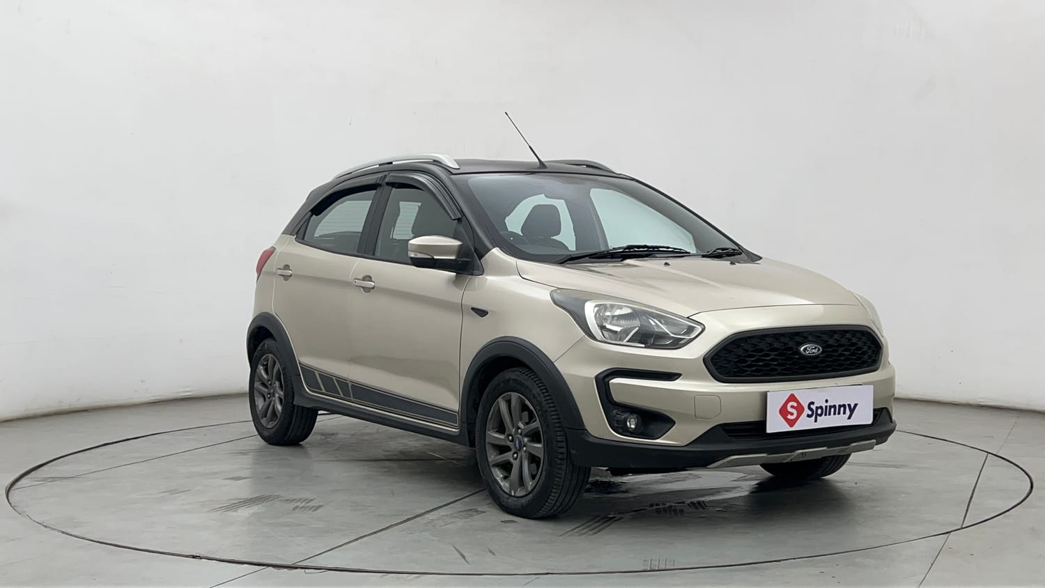 Used 2019 Ford Freestyle Titanium 1.5 TDCi Diesel Manual exterior RIGHT FRONT CORNER VIEW
