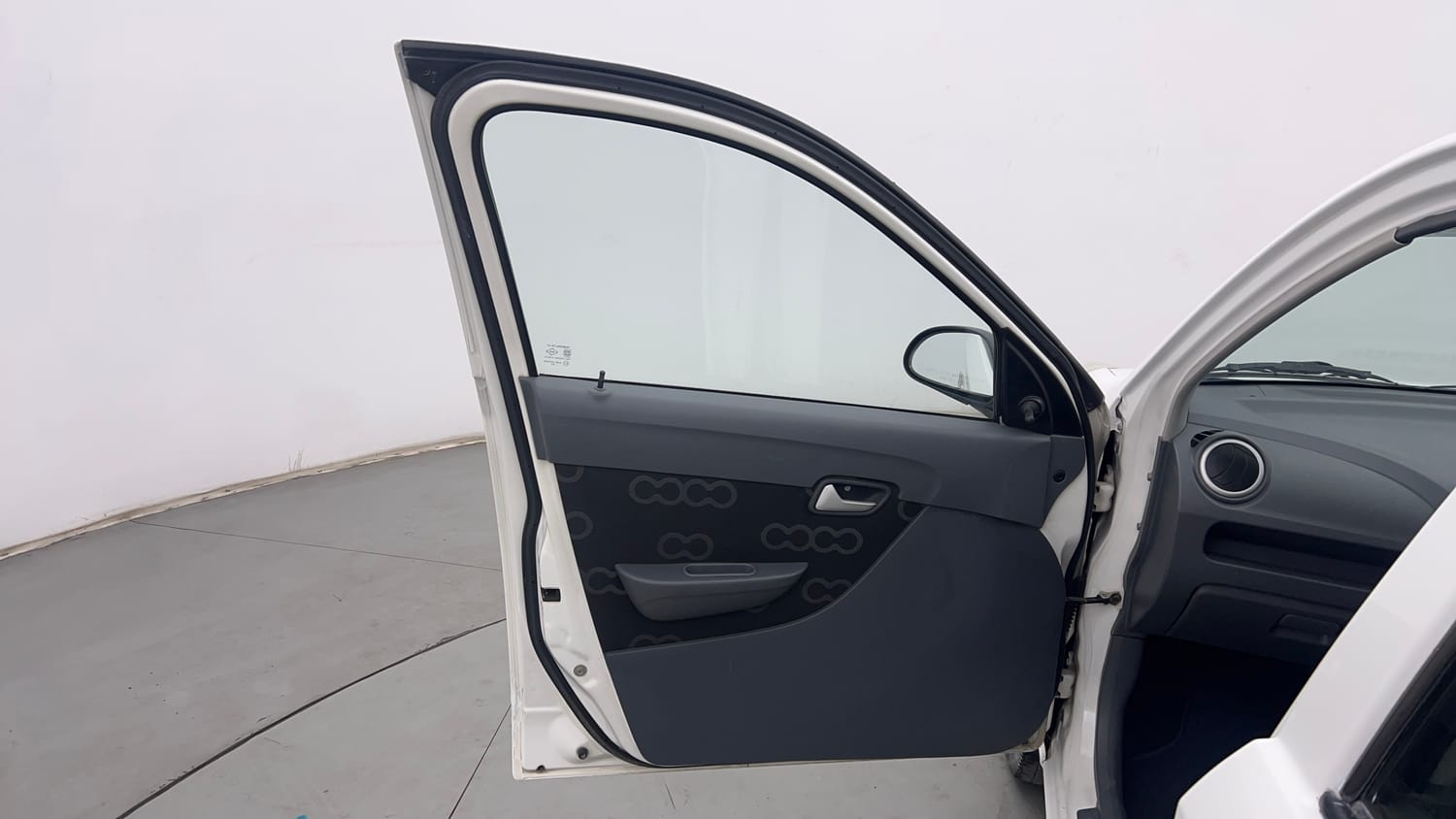 Used 2015 Maruti Suzuki Alto 800 Lxi Petrol Manual interior LEFT FRONT DOOR OPEN VIEW