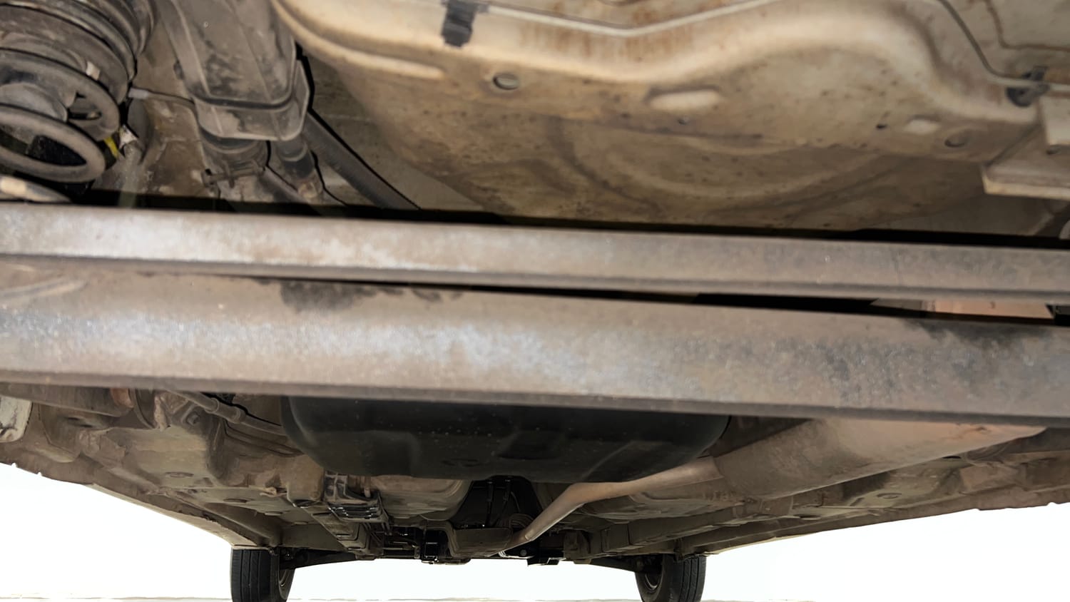 Used 2014 Hyundai Eon Era + Petrol Manual extra REAR UNDERBODY VIEW (TAKEN FROM REAR)