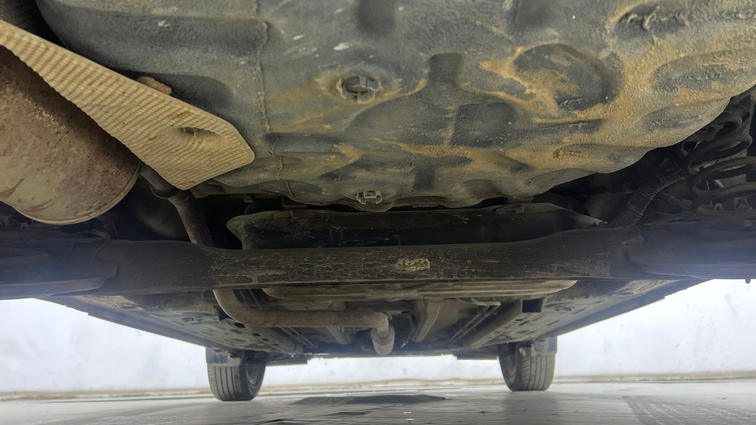 Used 2022 Nissan Magnite XV Turbo Petrol Manual extra REAR UNDERBODY VIEW (TAKEN FROM REAR)