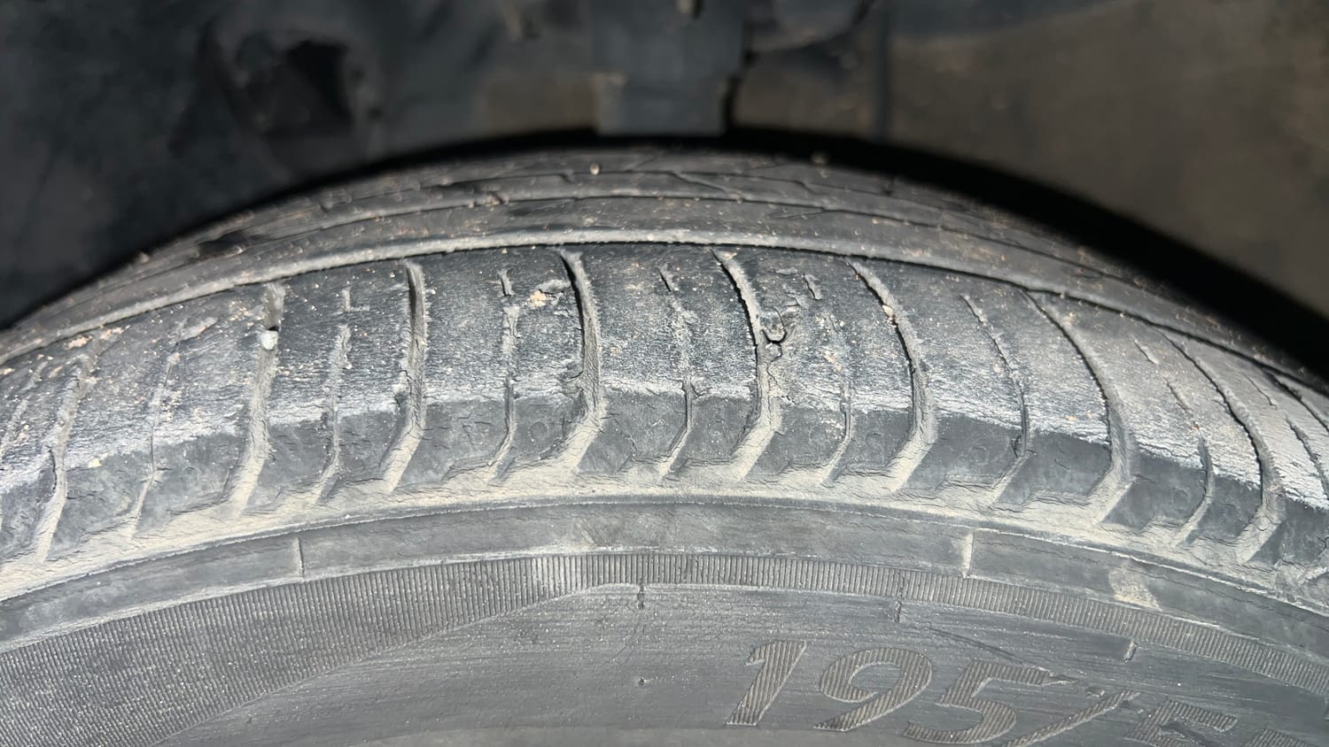 Used 2023 Hyundai i20 N Line N8 1.0 Turbo DCT Petrol Automatic tyres LEFT FRONT TYRE TREAD VIEW