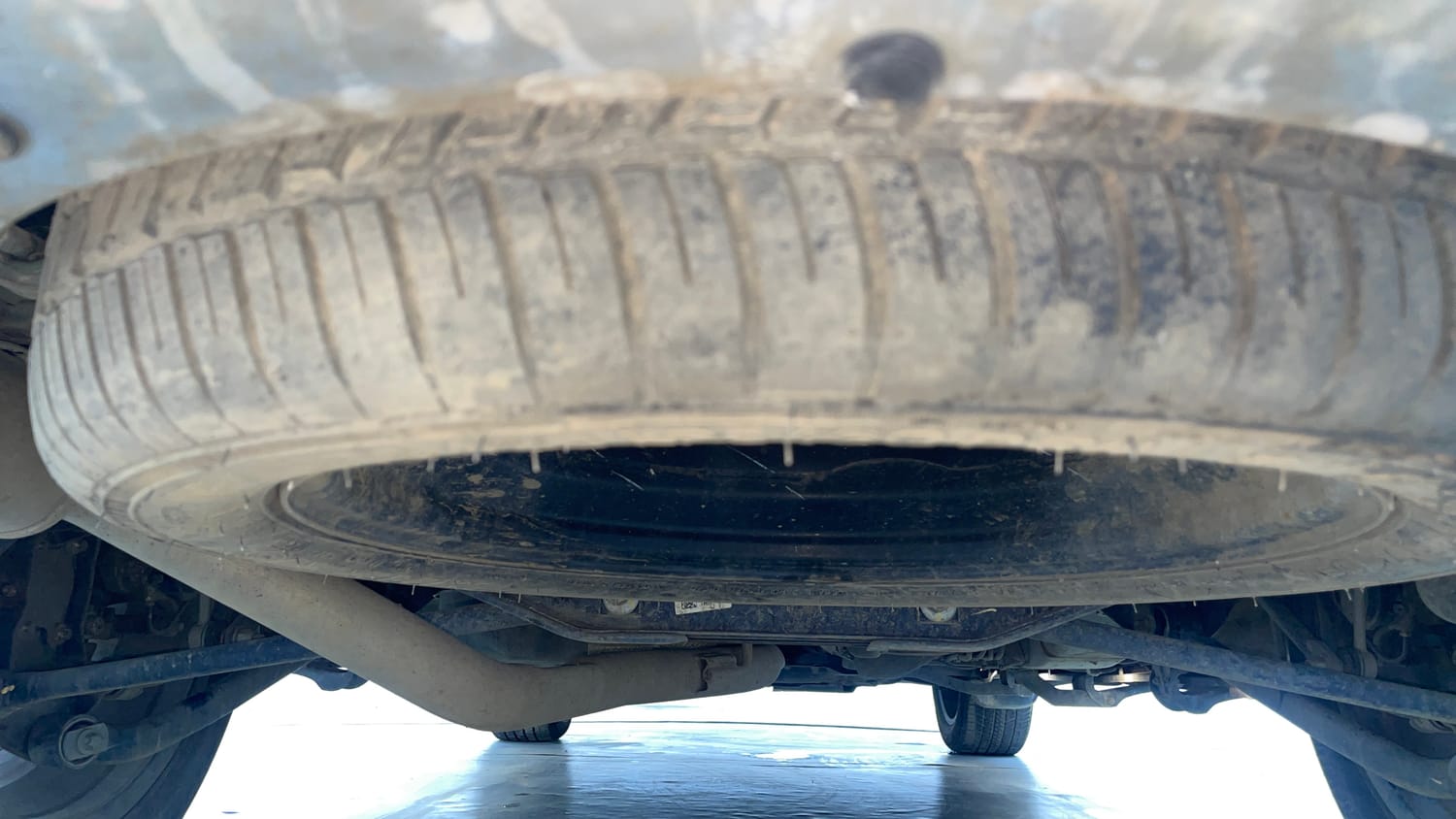 Used 2022 Jeep Meridian Limited (O) 4X2 AT Diesel Automatic tyres SPARE TYRE VIEW