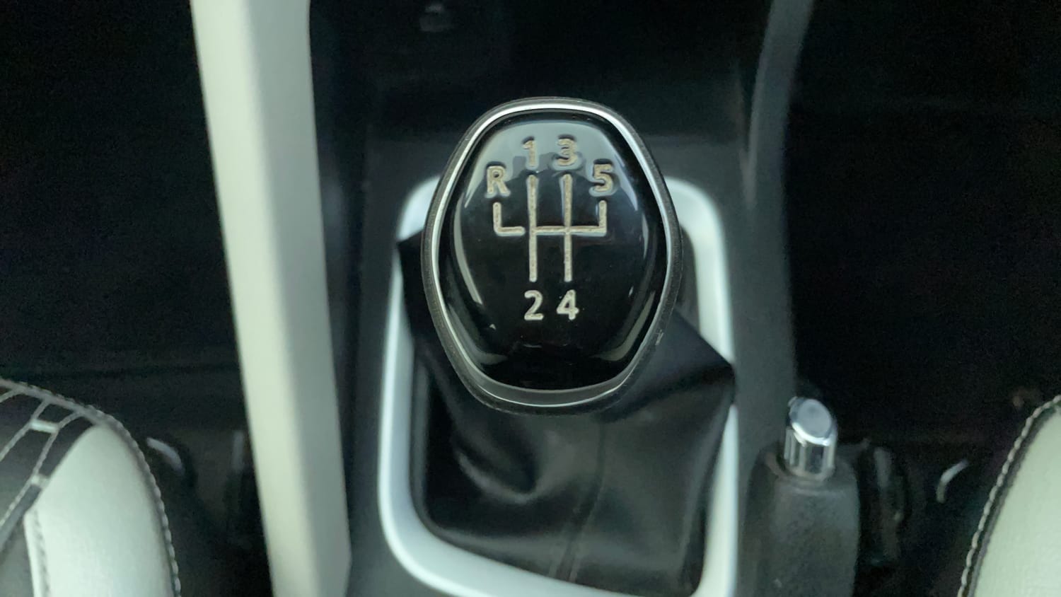 Used 2023 Nissan Magnite XV Petrol Manual interior GEAR  KNOB VIEW