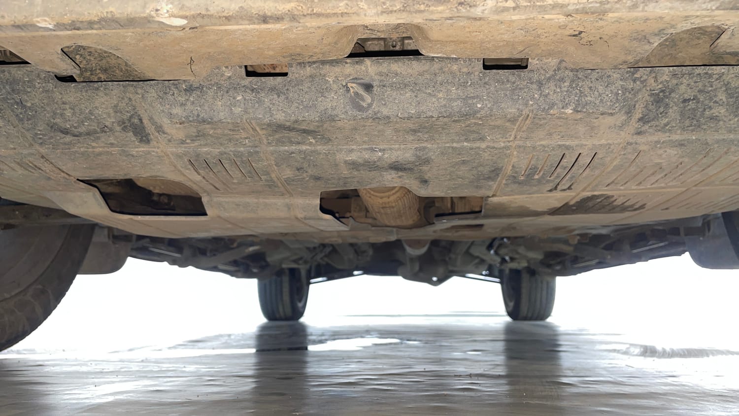 Used 2022 Jeep Meridian Limited (O) 4X2 AT Diesel Automatic extra FRONT LEFT UNDERBODY VIEW