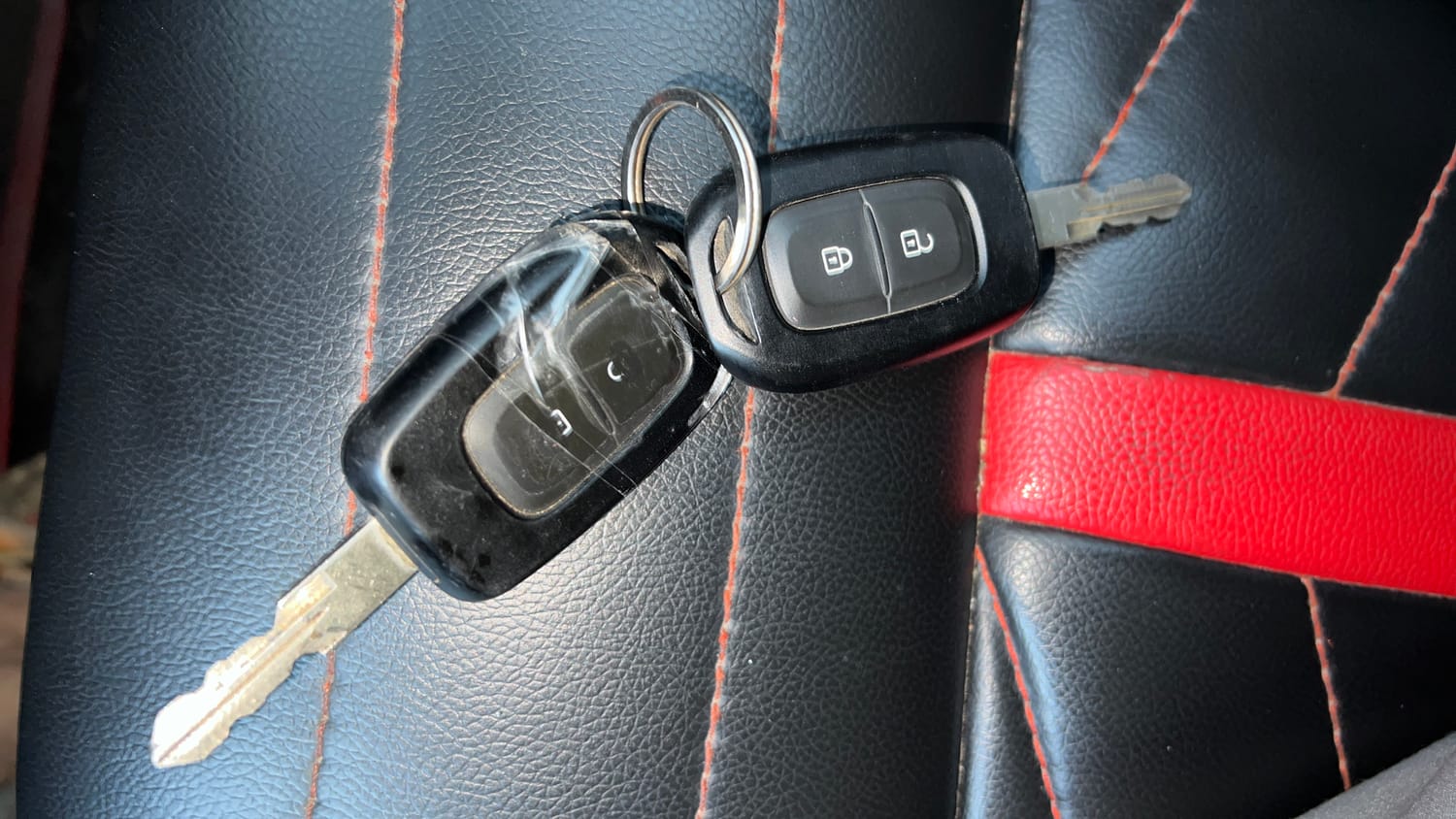 Used 2017 Renault Duster RXS CVT Petrol Automatic extra CAR KEY VIEW