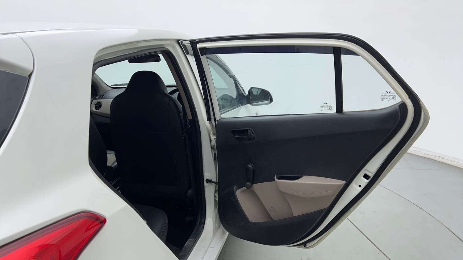 Used 2015 Hyundai Grand i10 Era 1.2 Kappa VTVT Petrol Manual interior RIGHT REAR DOOR OPEN VIEW