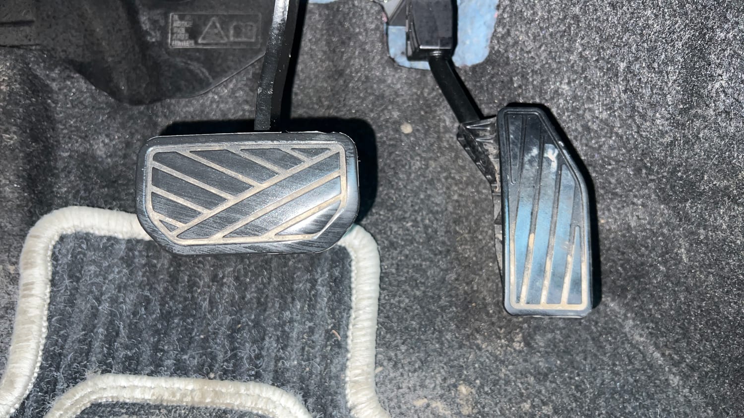 Used 2022 Maruti Suzuki Swift ZXi Plus AMT Petrol Automatic interior PEDALS VIEW