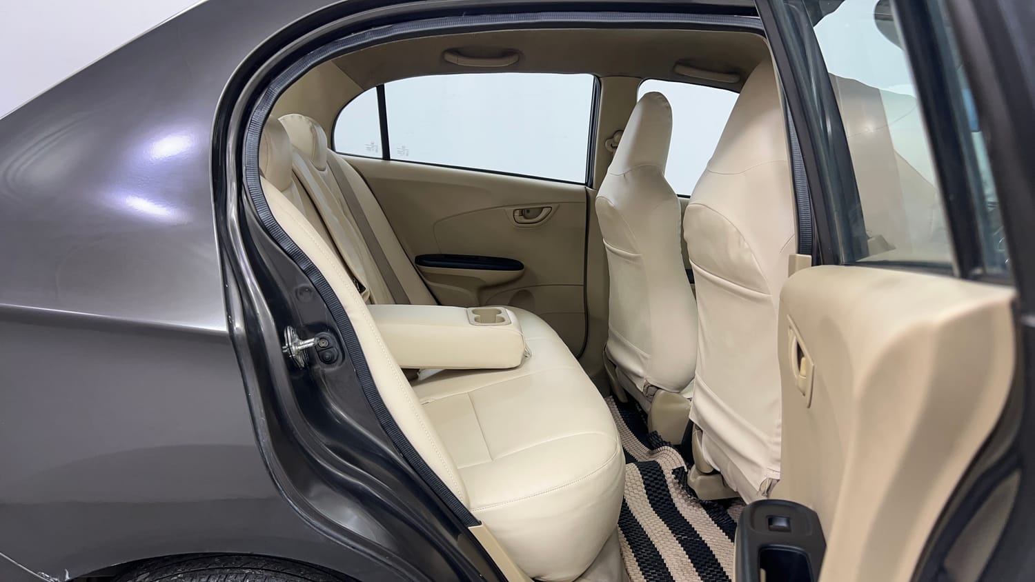 Used 2015 Honda Amaze 1.2 S i-VTEC Petrol Manual interior RIGHT SIDE REAR DOOR CABIN VIEW