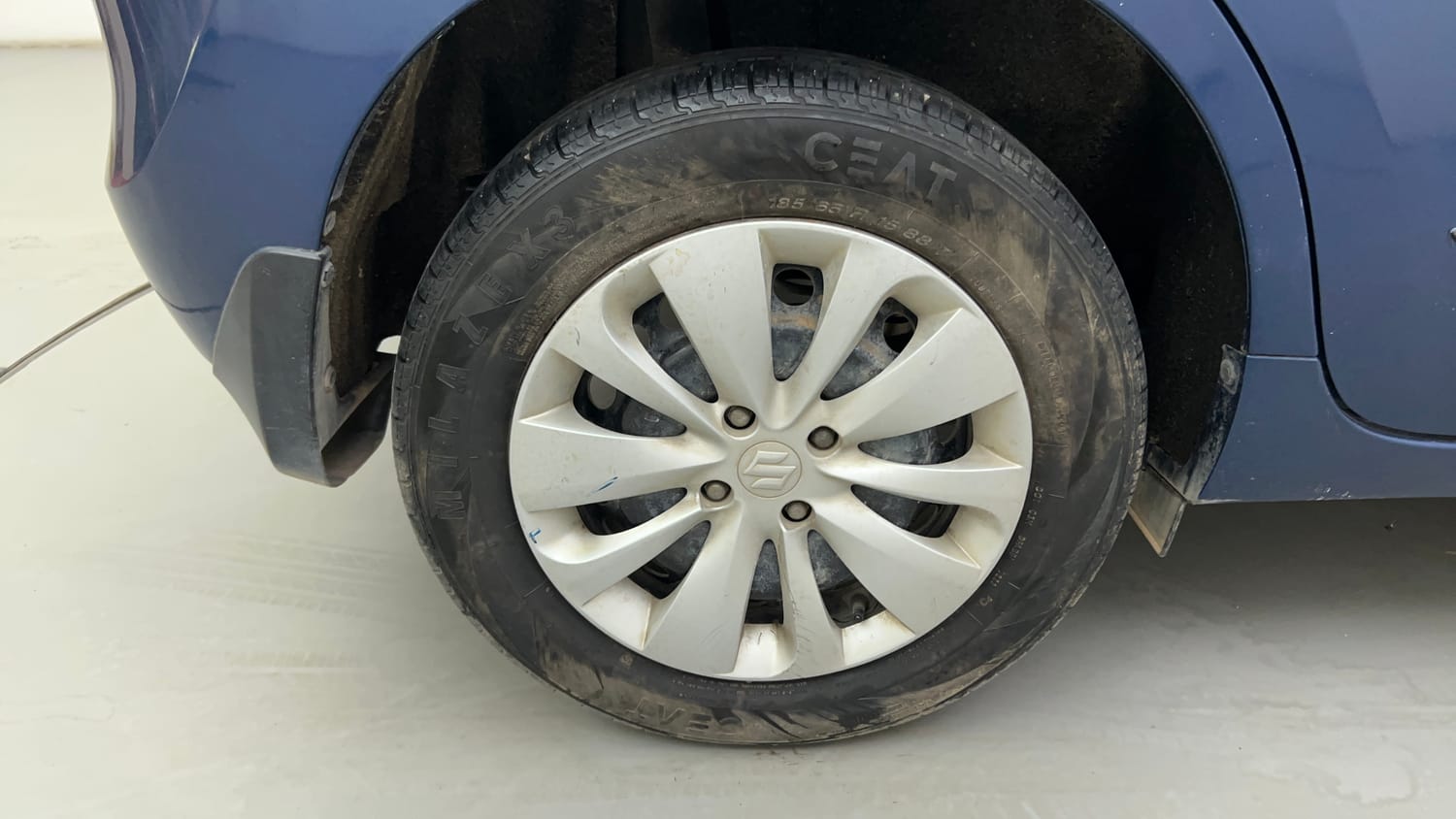Used 2018 Maruti Suzuki Baleno Delta 1.2 Petrol Manual tyres RIGHT REAR TYRE RIM VIEW