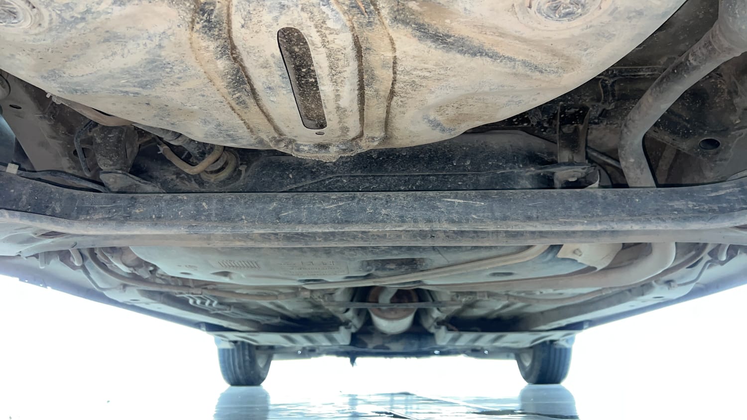 Used 2022 Maruti Suzuki Swift ZXi Plus AMT Petrol Automatic extra REAR UNDERBODY VIEW (TAKEN FROM REAR)