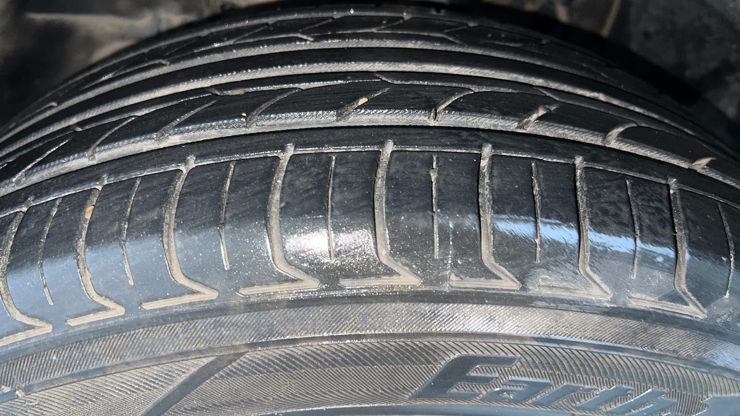 Used 2020 Tata Nexon XZ Plus (O) Petrol Manual tyres LEFT FRONT TYRE TREAD VIEW