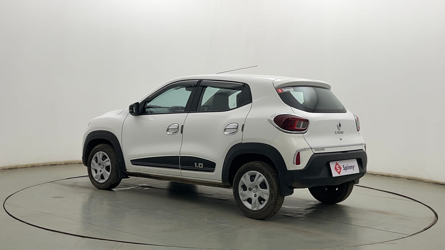 Used 2024 Renault Kwid RXT 1.0L Petrol Manual exterior LEFT REAR CORNER VIEW