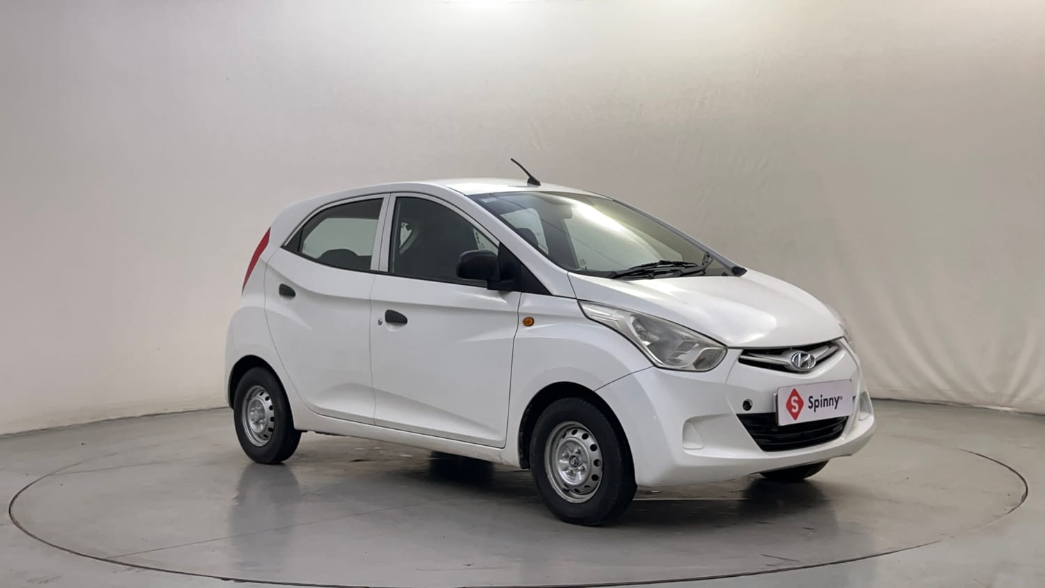 Used 2014 Hyundai Eon Era + Petrol Manual exterior RIGHT FRONT CORNER VIEW
