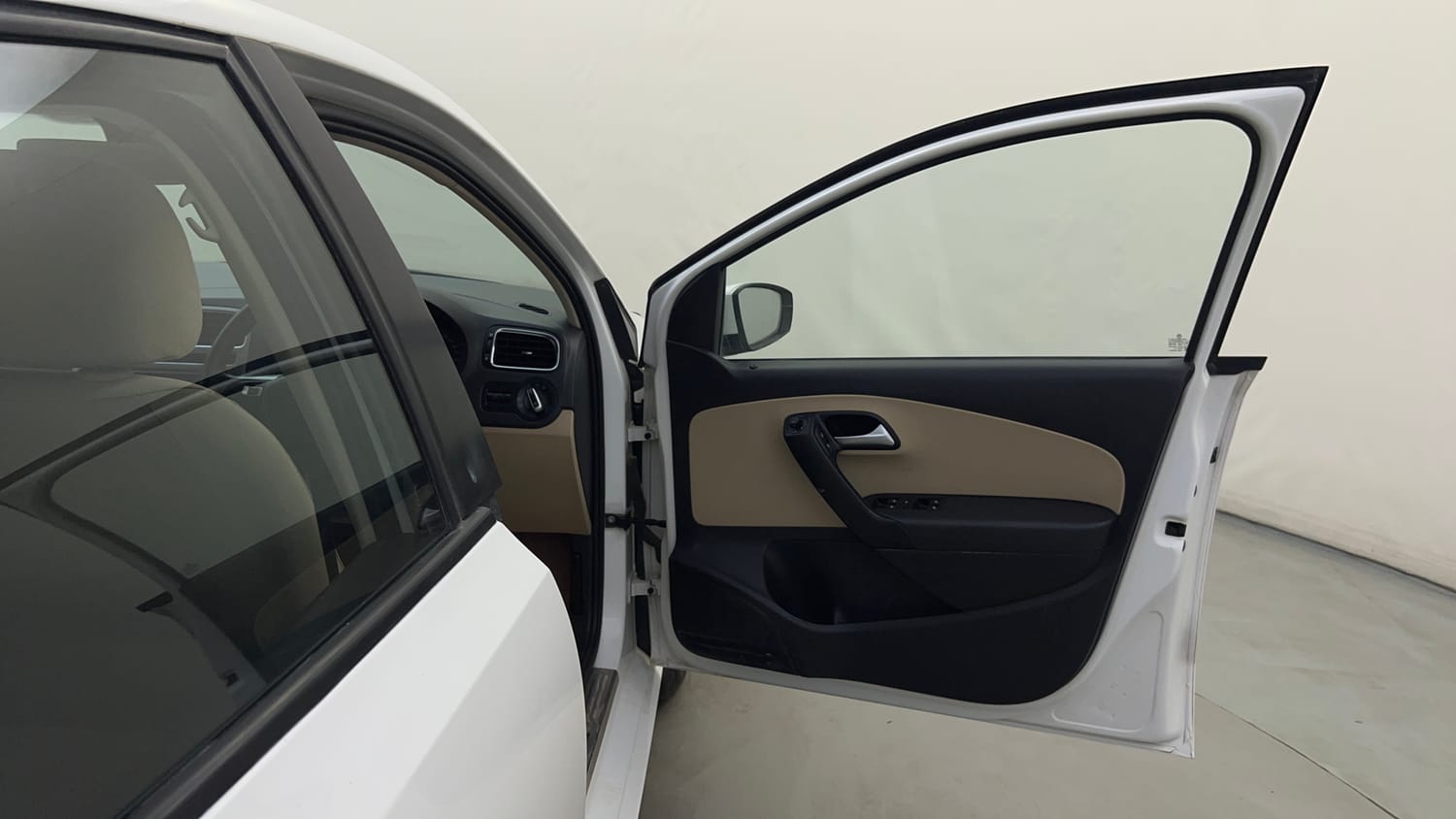Used 2017 Volkswagen Polo Highline1.2L (P) Petrol Manual interior RIGHT FRONT DOOR OPEN VIEW