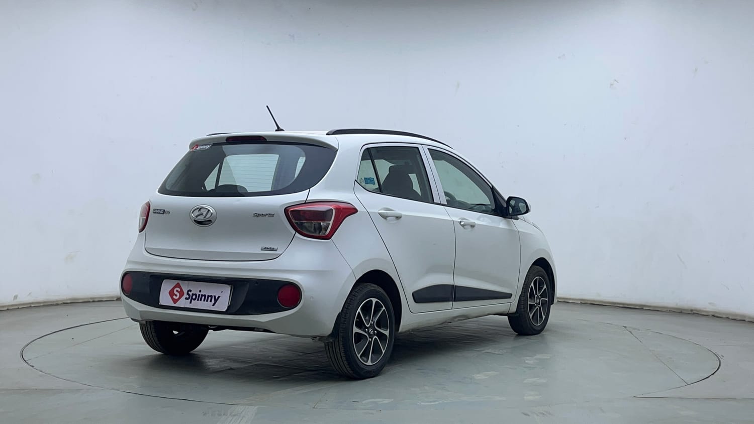Used 2017 Hyundai Grand i10 Sportz (O) AT 1.2 Kappa VTVT Petrol Automatic exterior RIGHT REAR CORNER VIEW