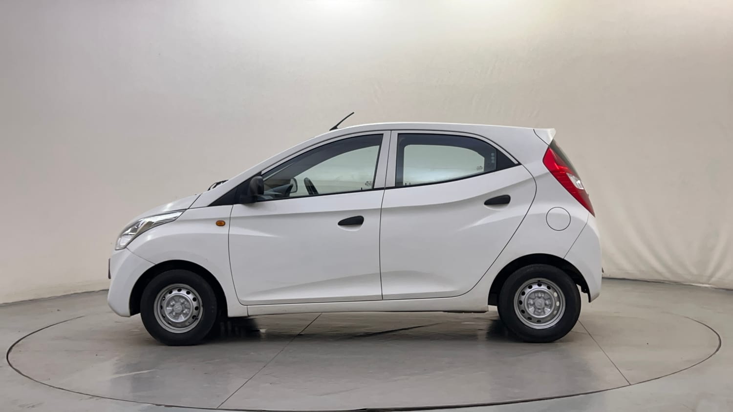 Used 2014 Hyundai Eon Era + Petrol Manual exterior LEFT SIDE VIEW