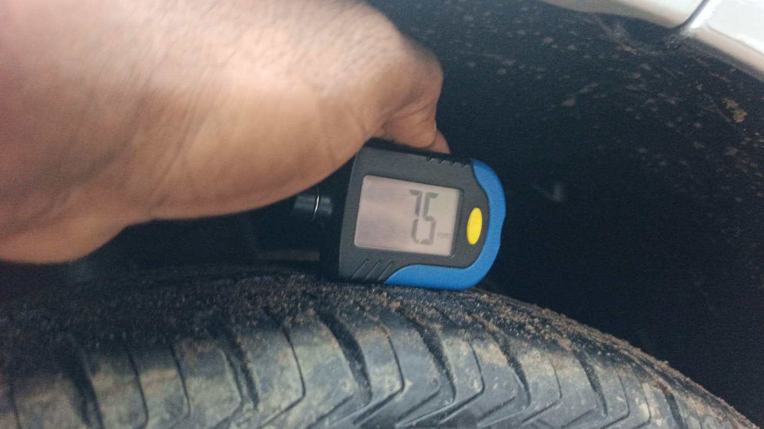 Used 2019 Maruti Suzuki Swift ZDi Plus AMT Diesel Automatic tyres RIGHT FRONT TYRE TREAD VIEW