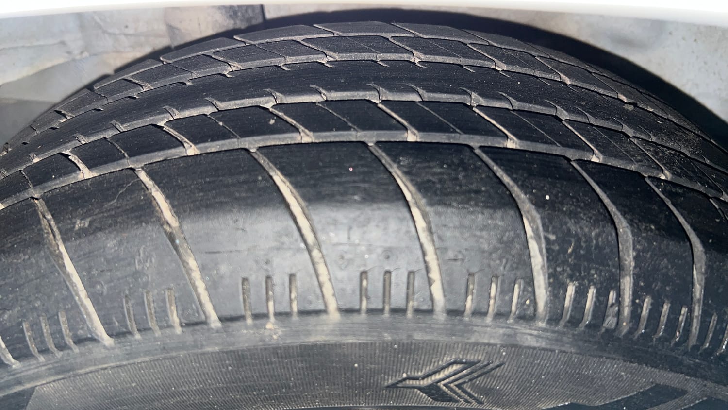 Used 2016 Honda Amaze 1.2 VX AT i-VTEC Petrol Automatic tyres RIGHT REAR TYRE TREAD VIEW