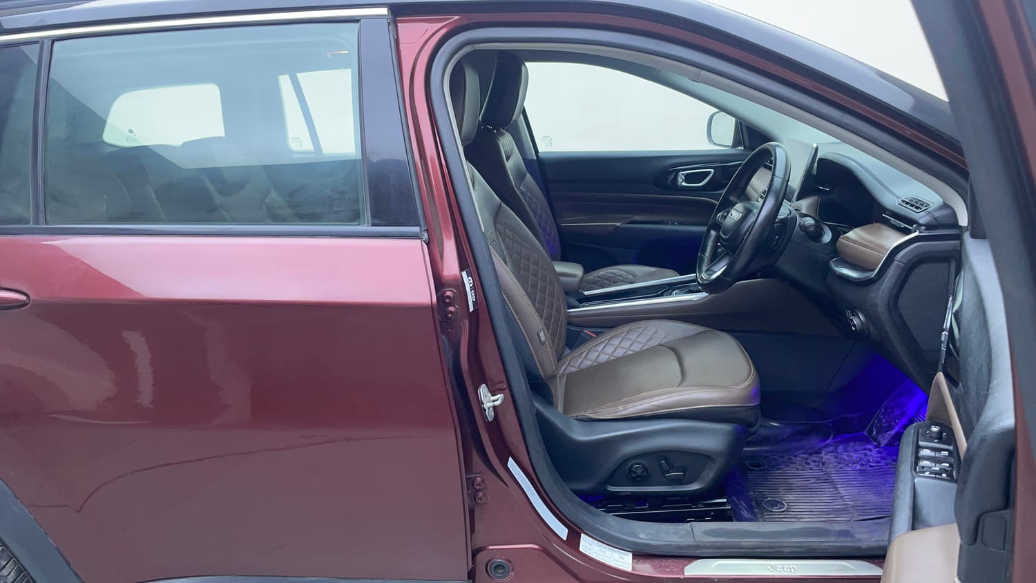 Used 2022 Jeep Meridian Limited (O) 4X2 AT Diesel Automatic interior RIGHT SIDE FRONT DOOR CABIN VIEW