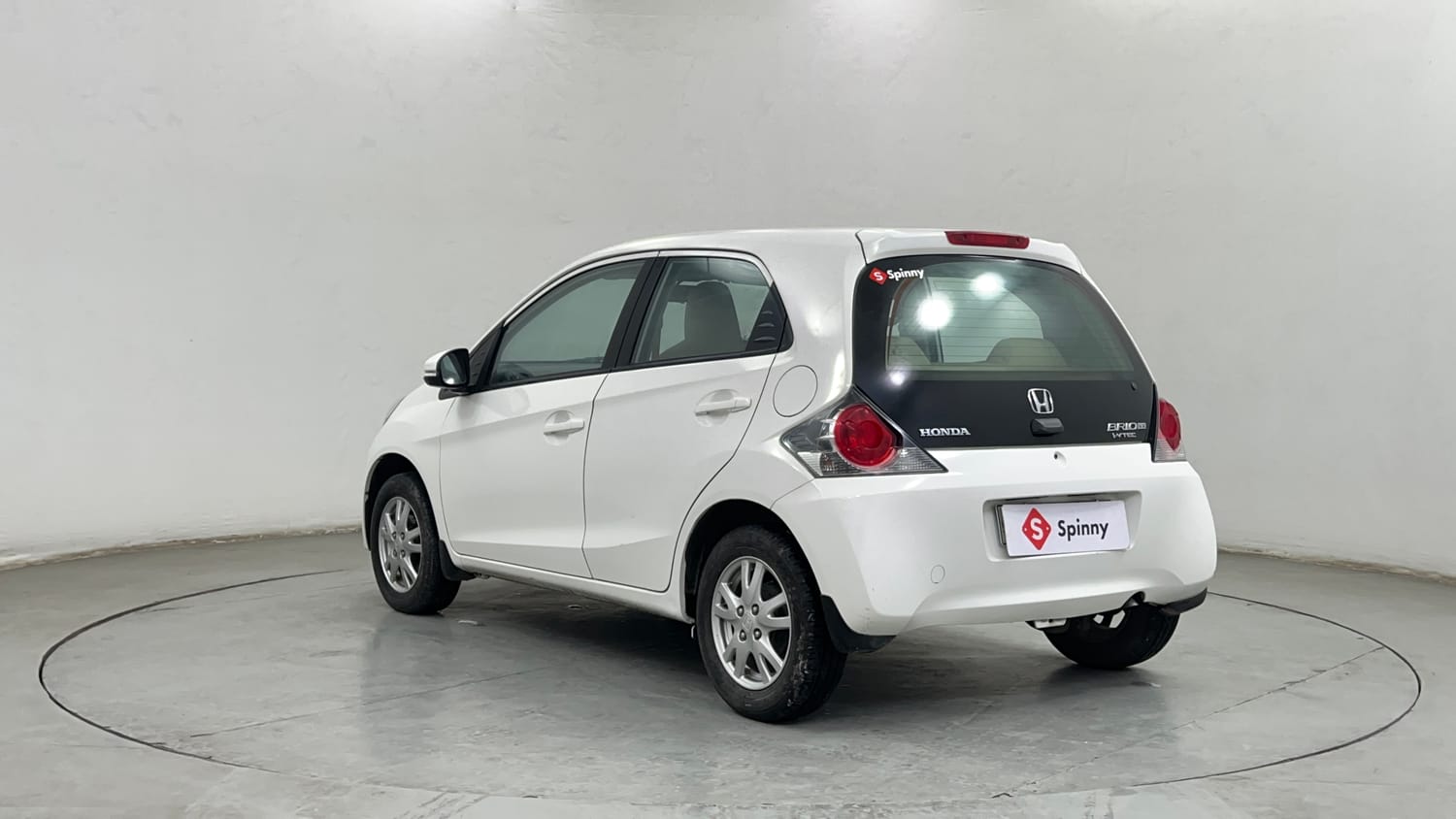 Used 2016 Honda Brio VX MT Petrol Manual exterior LEFT REAR CORNER VIEW