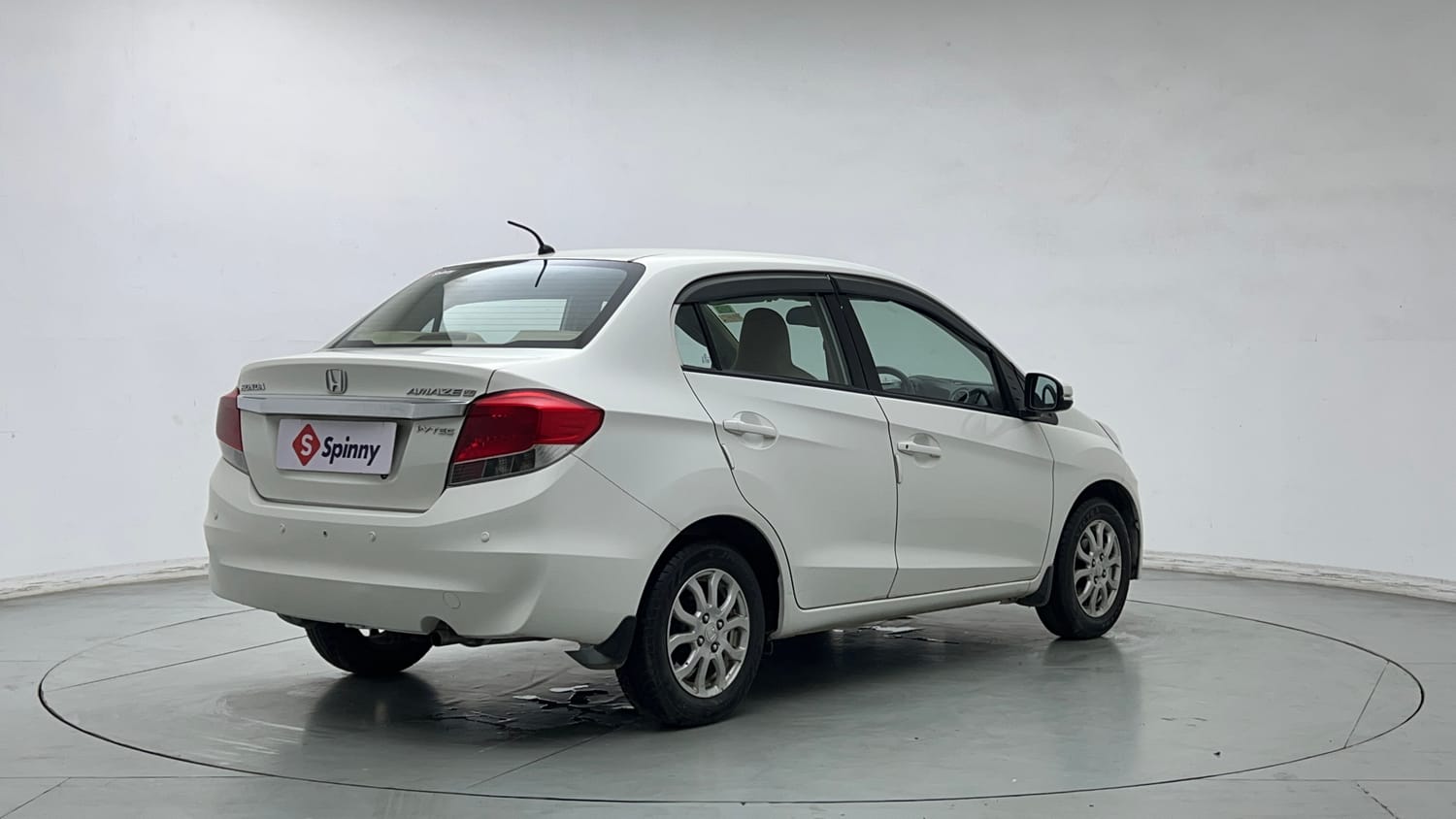 Used 2016 Honda Amaze 1.2 VX AT i-VTEC Petrol Automatic exterior RIGHT REAR CORNER VIEW