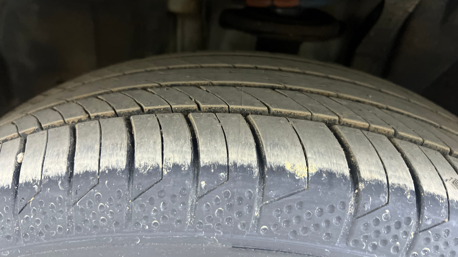 Used 2022 Nissan Magnite XV Turbo Petrol Manual tyres LEFT FRONT TYRE TREAD VIEW