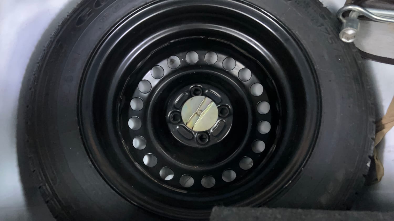 Used 2016 Honda Brio VX MT Petrol Manual tyres SPARE TYRE VIEW